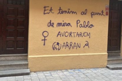 Con motivo de estas últimas amenazas, el portal www.peticionescatolicas.org está recogiendo firmas para trasladar todo el apoyo a este joven y valiente sacerdote.