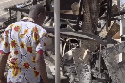 La razón es el terror islamista que ha estado asolando el país desde 2015 y se está extendiendo cada vez más. Si bien inicialmente parecía que los yihadistas no estaban particularmente interesados ​​​​en los cristianos, esto ha cambiado desde 2019.