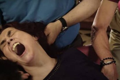 Libera Nos recrea con actores escenas que se pueden dar de verdad en exorcismos