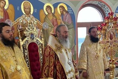 Liturgia del metropolita Onofre de Kíev el domingo 27 de febrero... pide no usar justificaciones religiosas para la violencia