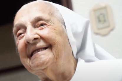 A lo largo de más de un siglo de vida, Inah ha experimentado numerosos cambios en el mundo y en la Iglesia. La monja pasó por dos guerras mundiales y diez papas. En el año de su nacimiento, San Pío X guiaba a la Iglesia.