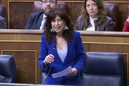 "Lo verdaderamente inconstitucional es discriminar a los católicos por motivos religiosos", dicen desde Peticiones Católicas. En la imagen, la ministra de Igualdad, Ana Redondo.