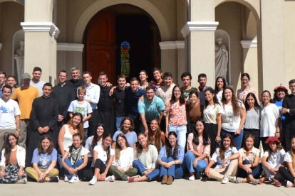 Una foto de grupo que recoge una de las actividades y encuentros de este instituto religioso.