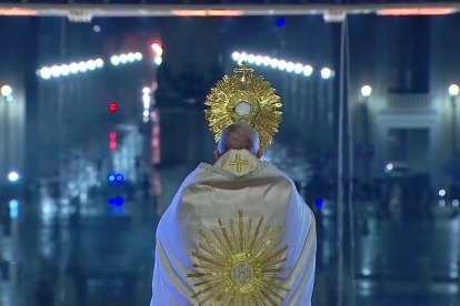 El Papa Francisco en la bendición urbi et orbi de 2020.