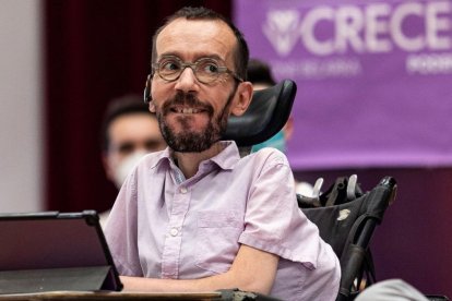 El político Pablo Echenique, uno de los líderes de Podemos, pedía deportar sacerdotes por seguridad nacional