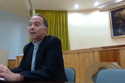 El sacerdote exorcista Declan Huerta.