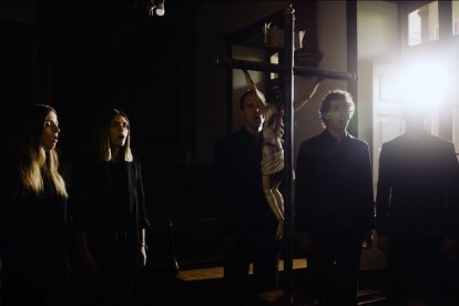 Los integrantes de Canto Católico interpretan la secuencia litúrgica “Stabat Mater Dolorosa”.