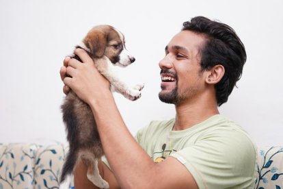 Hombre con su perro.