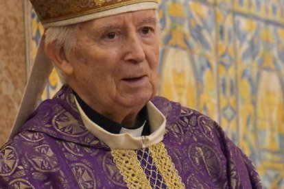 El cardenal Cañizares en una foto de 2022; Cañizares nació en 1945, el año que acabó la Segunda Guerra Mundial