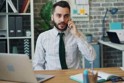 Algunos disfrazan el fracaso de una vida solitaria con un éxito profesional edificado sobre hacer imposible a los demás el éxito existencial.
