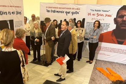 Exposición de ACN sobre los cristianos asesinados en Libia que recorre España