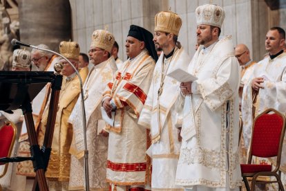Metropolitas y exarcas católicos de rito bizantino en San Pedro del Vaticano, en el jubileo de las Iglesias Orientales