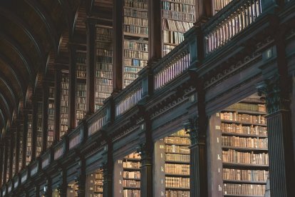 La fragmentación del saber es uno de los grandes lastres de la enseñanza actual, a pesar de que es antitética con la naturaleza del conocimiento, obligadamente armónico. Biblioteca del Trinity College de Dublín (Irlanda).