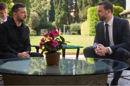 Volodímir Zelensky se reúne con JD Vance en la tarde en Roma, tras la misa de inicio de pontificado de León XIV