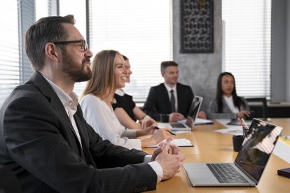 Altum Faithful Investing ofrece la única política que garantiza coherencia moral completa, claridad doctrinal y defensa valiente de los principios católicos