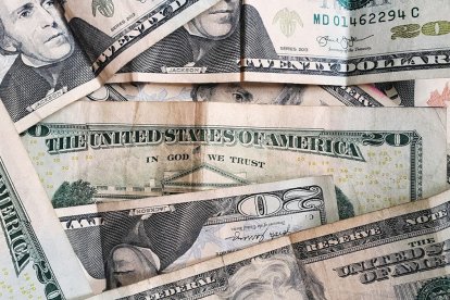 Billetes de dólar.