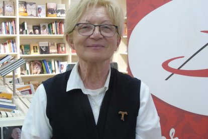 Ángela Musolesi en la librería San Pablo de la calle Jacinto Benavente de Madrid con su libro Tú Eres Mi Ruina