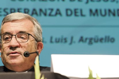 Monseñor Argüello dirigió al congreso la ponencia final.