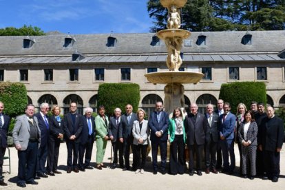 Foto de presentación de 2023 de los cursos del CEU en San Lorenzo del Escorial