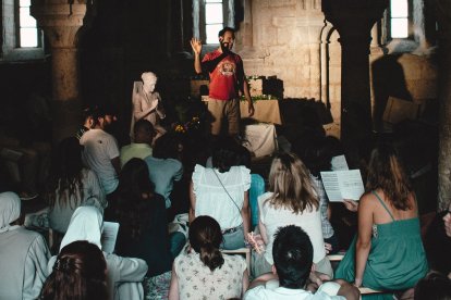 En el monasterio de la Santa Espina, en verano de 2024, artistas del Observatorio de lo Invisible practican canto polifónico