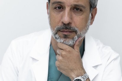 Carlos Navarro Díaz, cirujano plástico, escribe sobre razones para creer en su libro Saber para Creer