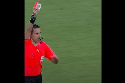 Tarjeta roja y de la Virgen de Guadalupe en el Mundial de Clubes.