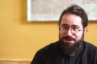 “El mayor reto es decir repensar con la luz de la fe como ser sacerdotes en el siglo XXI y para nuestra generación, cómo estar eh con la gente, cómo evangelizar, cómo escuchar, cómo atender, cómo callar en muchas ocasiones… Es una oportunidad maravillosa, un reto, pero una aventura espectacular y apasionante”.