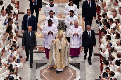 El palpable entusiasmo de los sacerdotes ante un Papa que les anima a la misión y les ofrece criterios de vida espiritual.