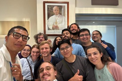 Los jóvenes investigadores que participaron este mes de junio en el curso de verano del Observatorio vaticano.