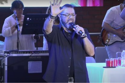 El predicador colombiano Pacho Bermeo en la Asamblea Nacional de la Renovación Carismática en España de 2025