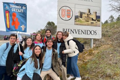 Un grupo de jóvenes católicos de Getafe en 2023 en peregrinación a Javier... pero a Roma en 2025 van unos 2.000