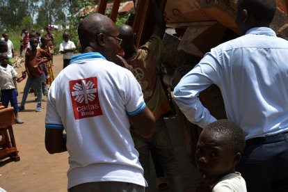 Un trabajador de Cáritas Bunia en 2022, la diócesis congoleña mantiene una gran actividad caritativa en medio de la violencia