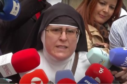 Ocho de las exclarisas acudieron al juicio para hablar con la prensa, decir que ellas son las católicas y, el resto, una Iglesia Conciliar