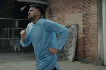 El cantautor argentino Joaquín Chávez en el videoclip Mi Medicina, premio Catholic Music Award a Mejor Producción