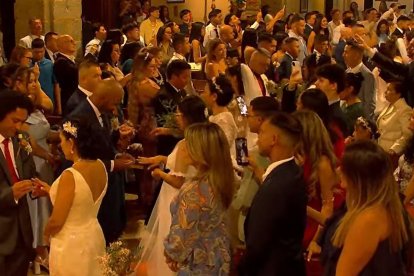 El momento más emocionante: el intercambio de anillos.