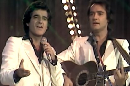 Manuel de la Calva (izquierda de la foto) y Ramón Arcusa: el Dúo Dinámico, en la época de sus grandes éxitos, que perduraron como tales hasta hoy.