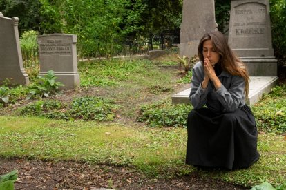 "Con nuestras propias fuerzas no podemos soportar con éxito las dificultades necesarias para entrar en el reino. Debemos implorar a Dios su gracia en la oración y experimentarla en los sacramentos"