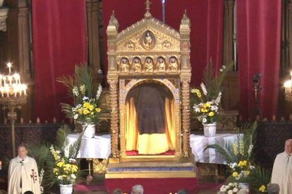 Ostensión de la Santa Túnica de Argenteuil en 2016