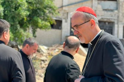"La gente necesita saber que estoy aquí. En conciencia, no puedo dejar la diócesis"; expresa el cardenal.