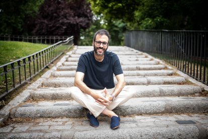 Jorge Freire ha escrito un libro centrado en la agitación del hombre de hoy.