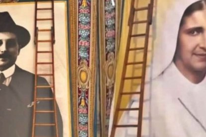 Las imágenes de José Gregorio y Carmen Hernández, durante su colocación en la Basílica de San Pedro.