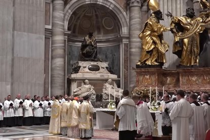 Misa tradicional en la basílica de San Pedro.