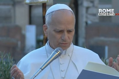 El Papa en el acto por la paz del Coliseo.