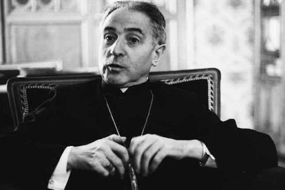 "Un faro en la tempestad", el nuevo libro sobre el obispo Guerra Campos.