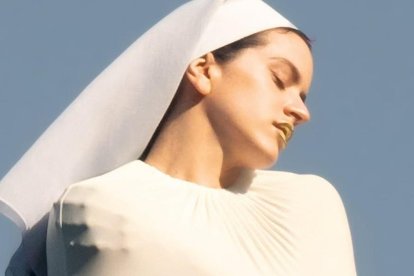 La ya mundialmente célebre carátula de 'Lux', un álbum de Rosalía pleno de alusiones religiosas.