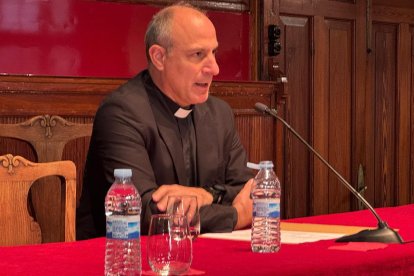 Monseñor Melchor Sánchez de Toca y Alameda relator de lengua española en el Dicasterio para las Causas de los Santos.