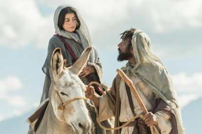 La Virgen y José en The Chosen.
