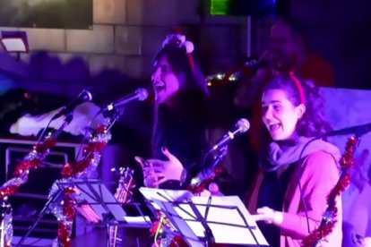 La Santafé Catholic Band en el festival navideño de diciembre de 2025 en una parroquia madrileña