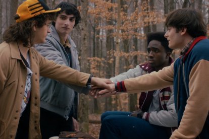 Los jóvenes amigos de Stranger Things una y otra vez aseguran que seguirán juntos, la amistad es el gran tema de la serie... quizá sin pensar en el paso del tiempo