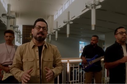 Los puertorriqueños Son by Four cantan al Espíritu Santo en un vídeo de 2025 grabado en Doral, Florida, en Nuestra Señora de Guadalupe